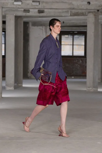 Look 11